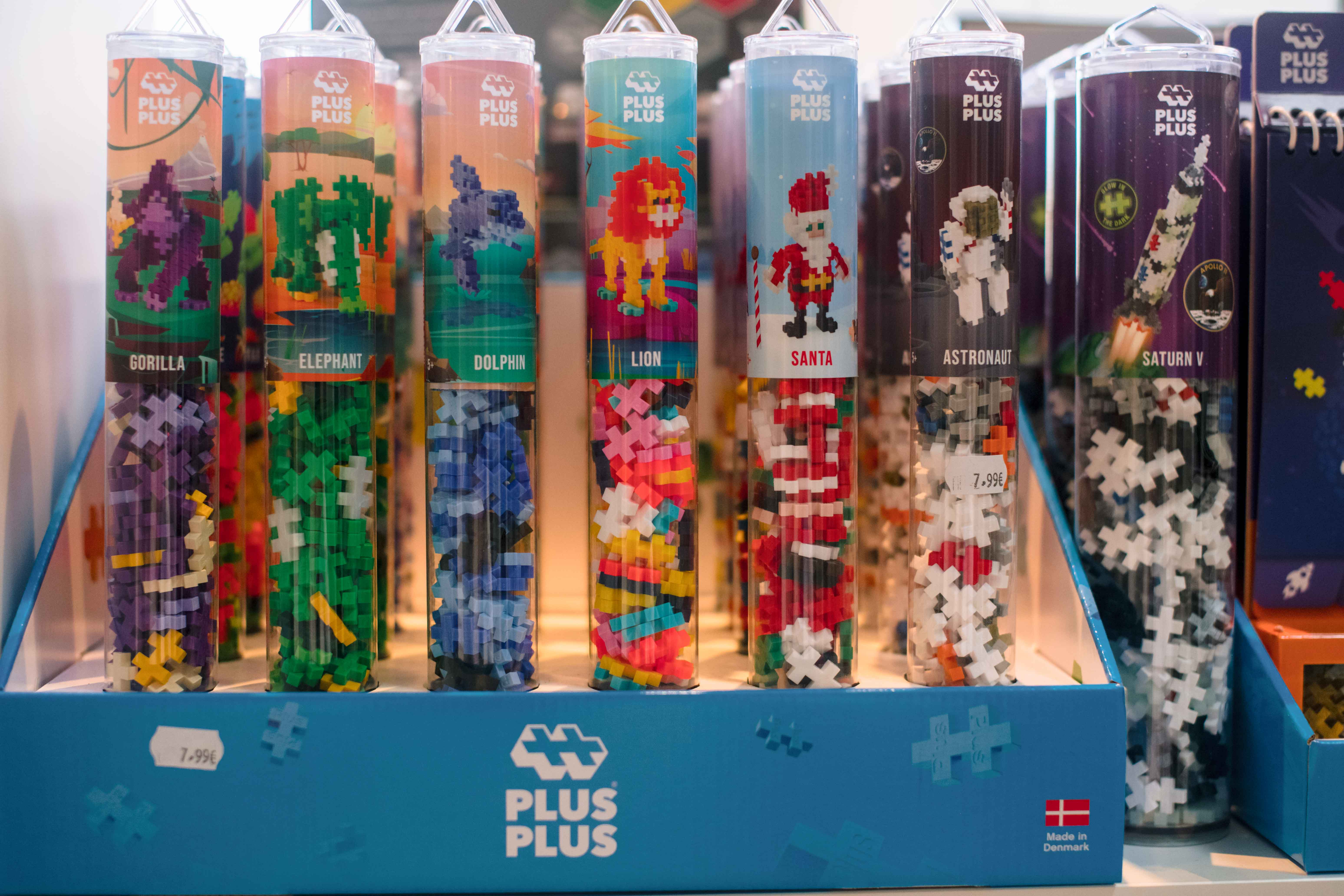 cartes à collectionner et univers du jeu dans une boutique à vallauris